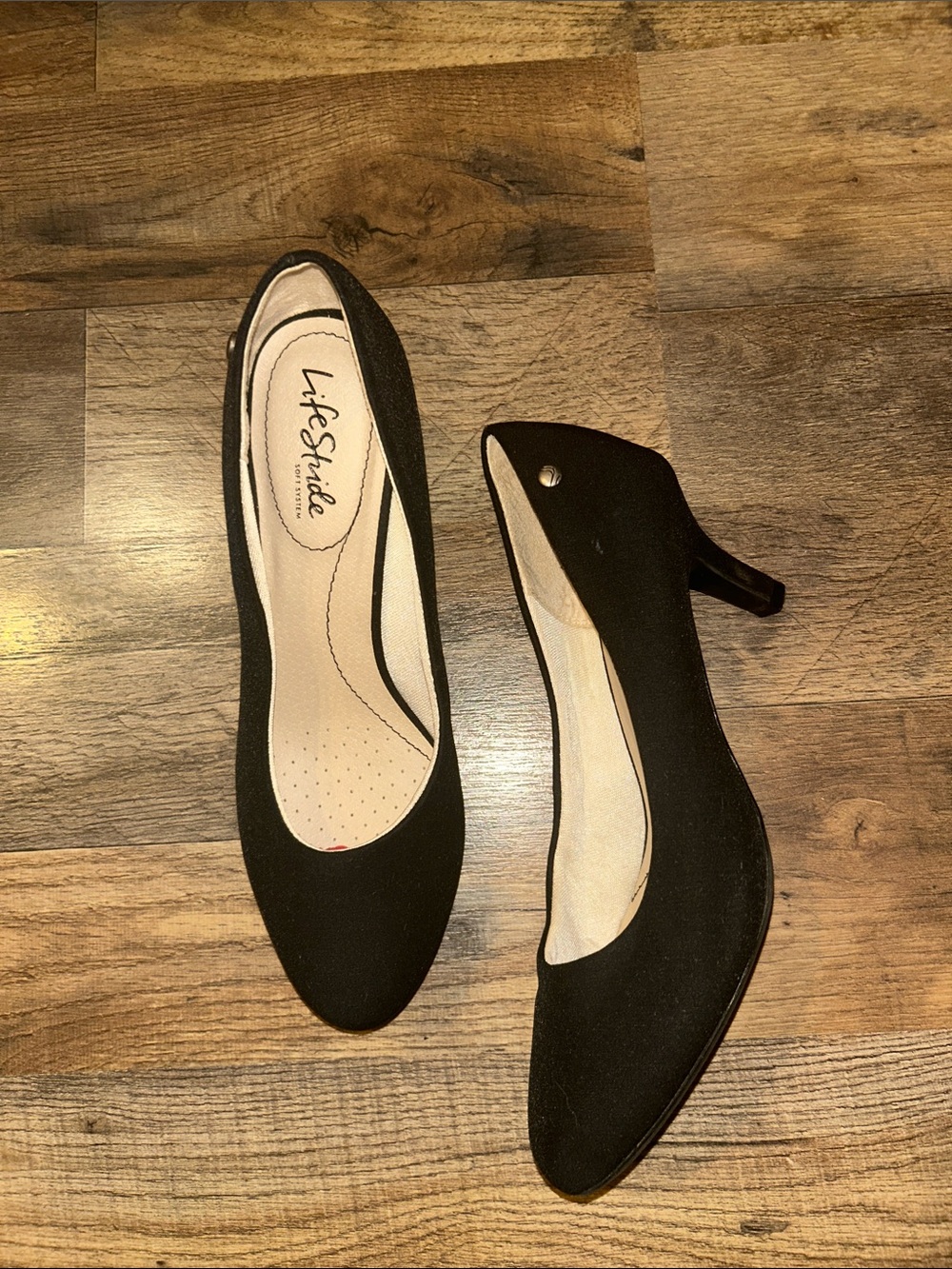 Life Stride Black Classic Mid-Heel Pumps